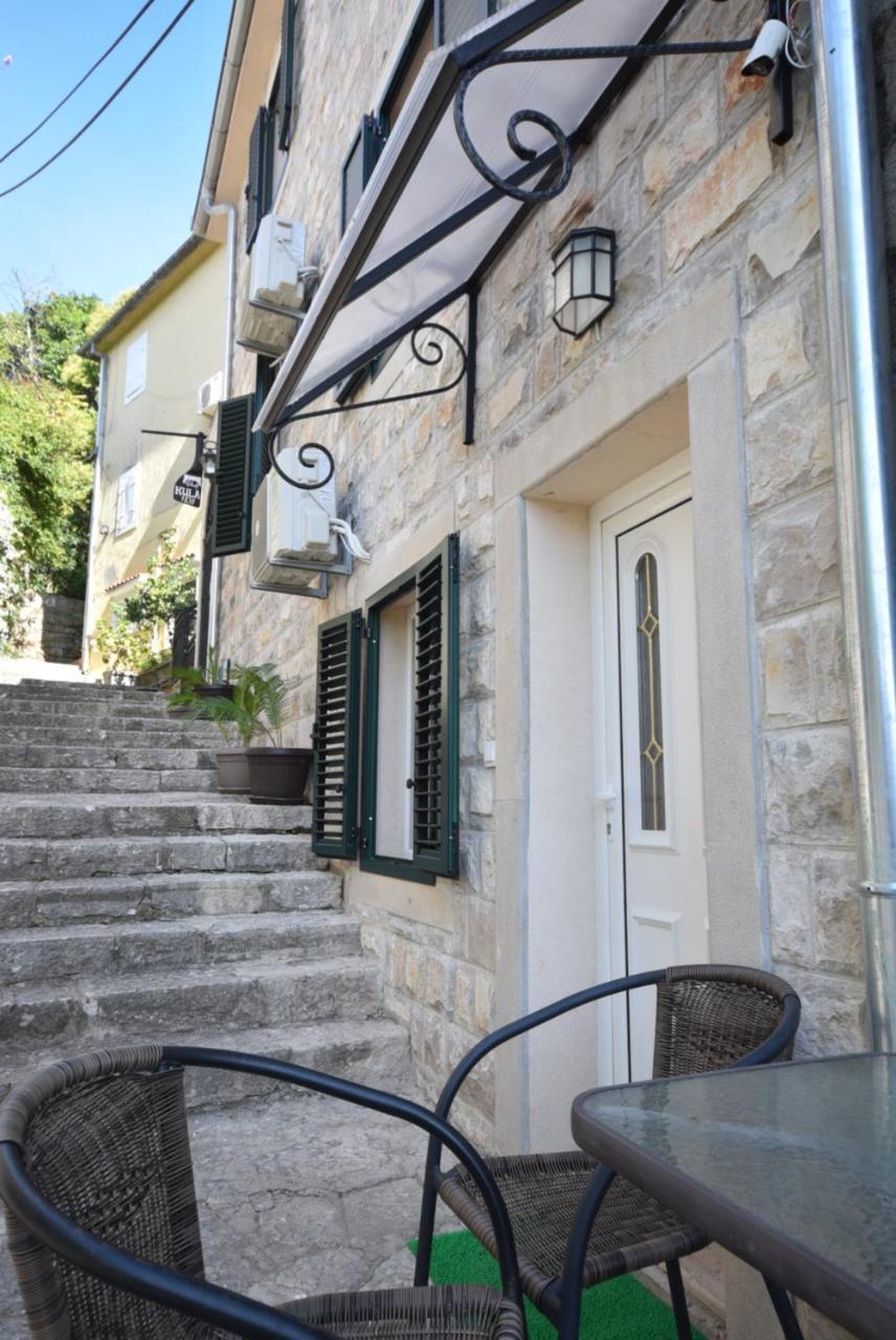 Vila Kula 1830 Apartments Herceg Novi Kültér fotó