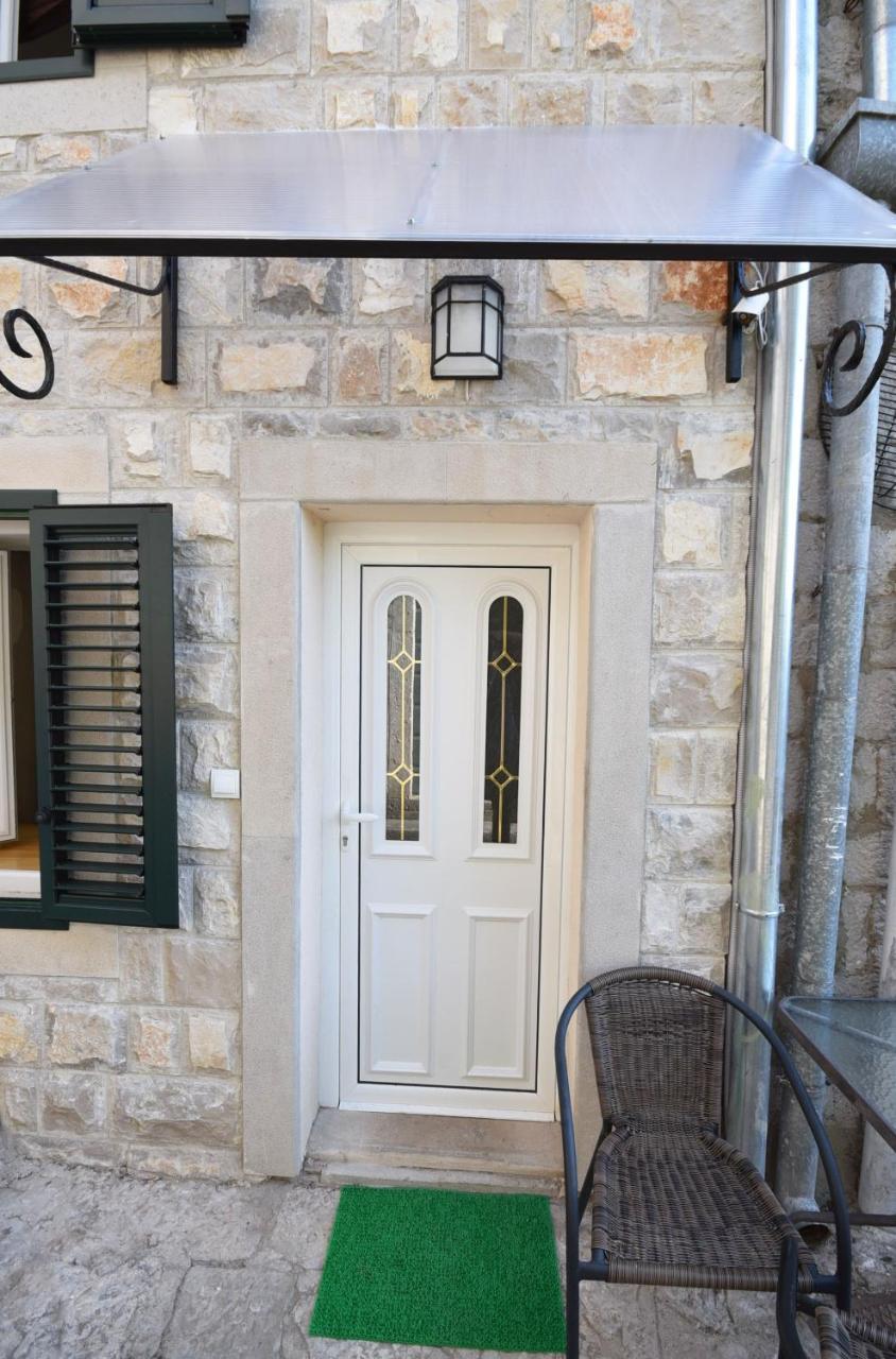 Vila Kula 1830 Apartments Herceg Novi Kültér fotó