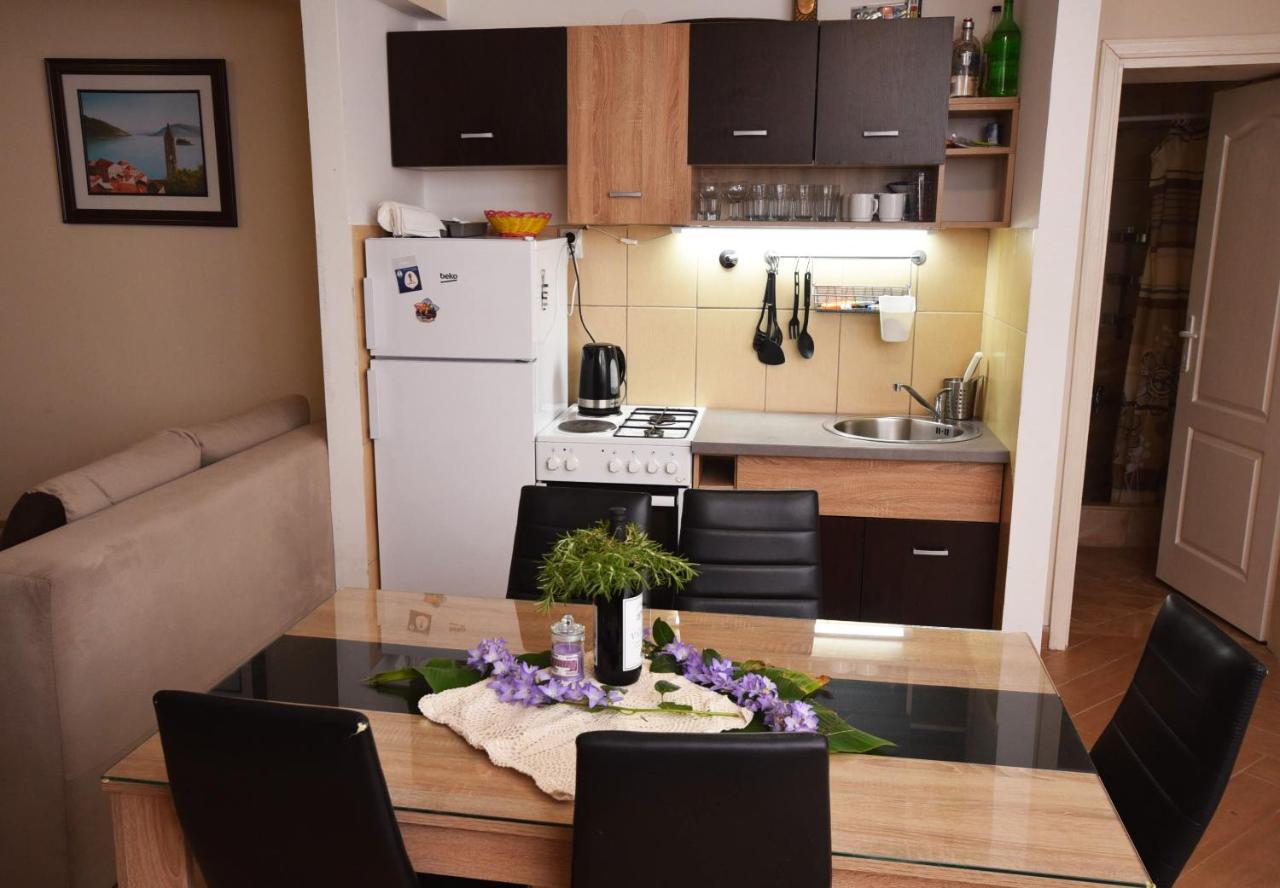 Vila Kula 1830 Apartments Herceg Novi Kültér fotó