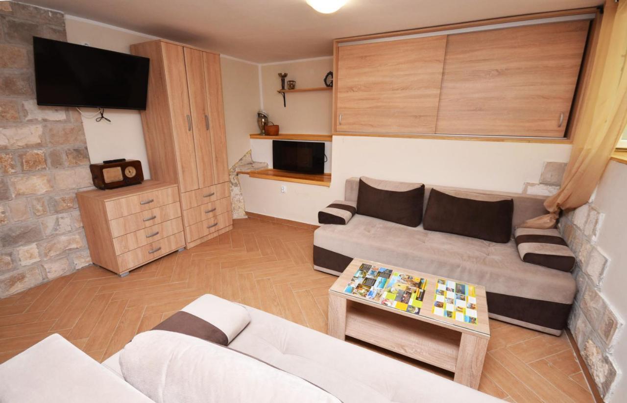 Vila Kula 1830 Apartments Herceg Novi Kültér fotó