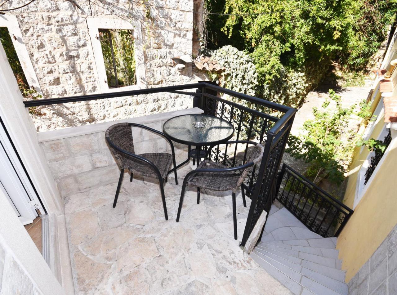 Vila Kula 1830 Apartments Herceg Novi Kültér fotó