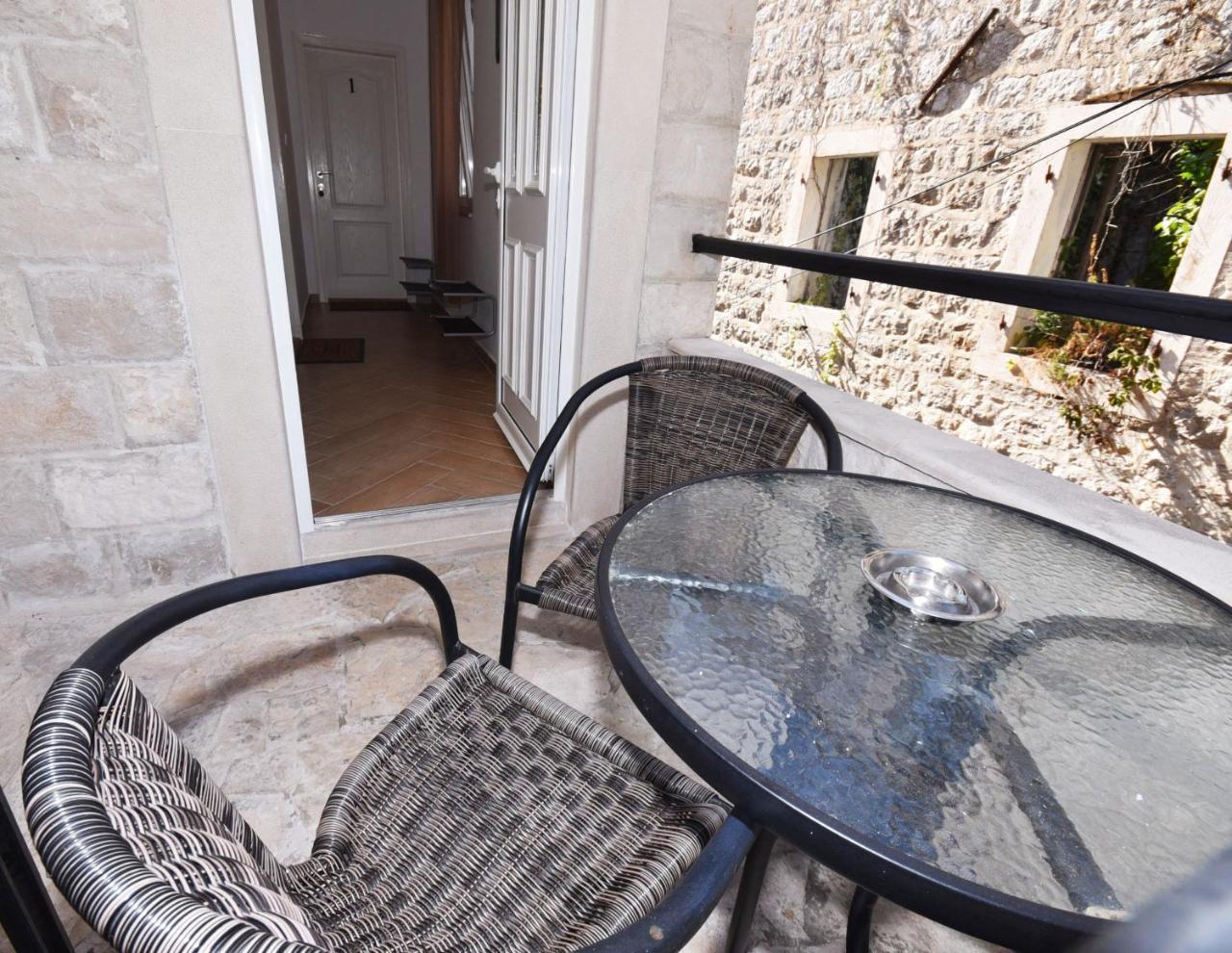 Vila Kula 1830 Apartments Herceg Novi Kültér fotó