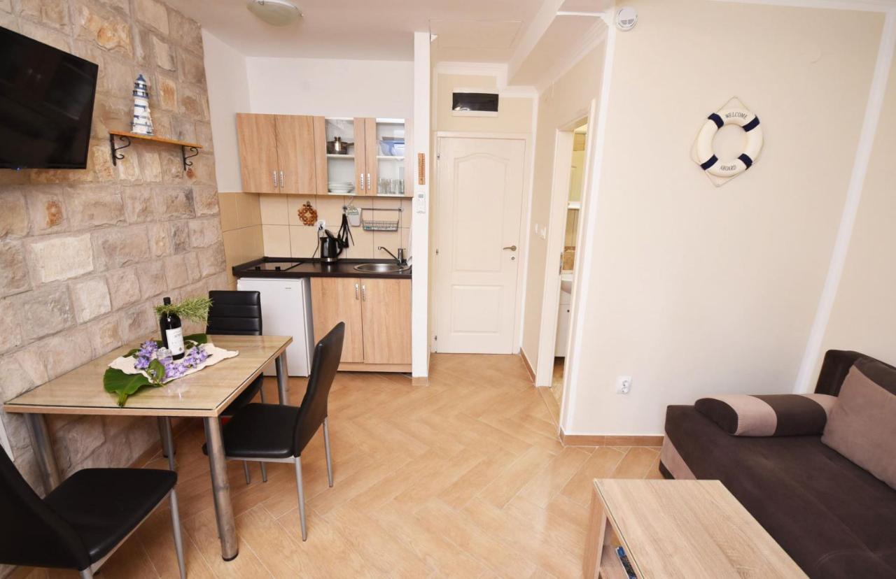 Vila Kula 1830 Apartments Herceg Novi Kültér fotó