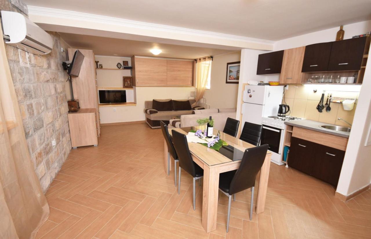 Vila Kula 1830 Apartments Herceg Novi Kültér fotó