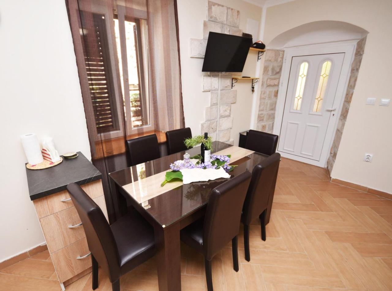 Vila Kula 1830 Apartments Herceg Novi Kültér fotó